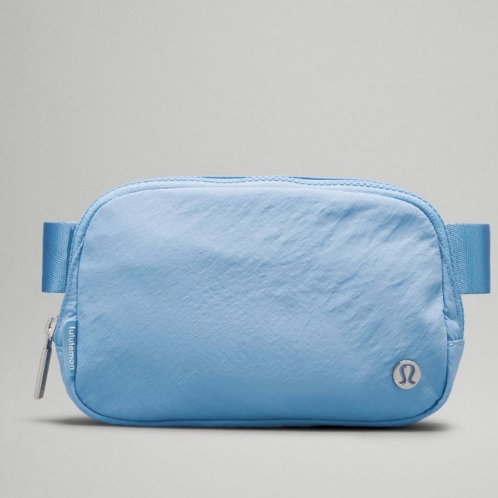 Lululemon Athletica aero Blue belt Bag